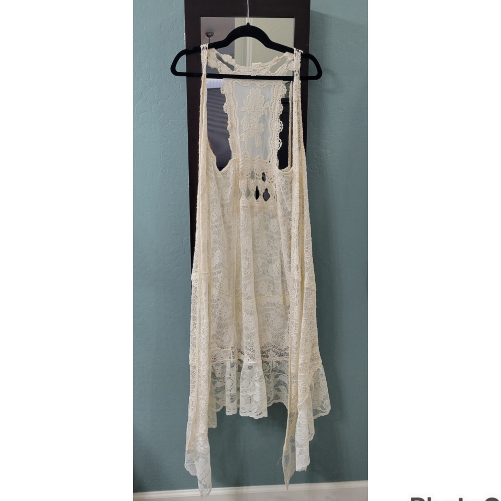 Elegant Cream Lace Macrame Duster